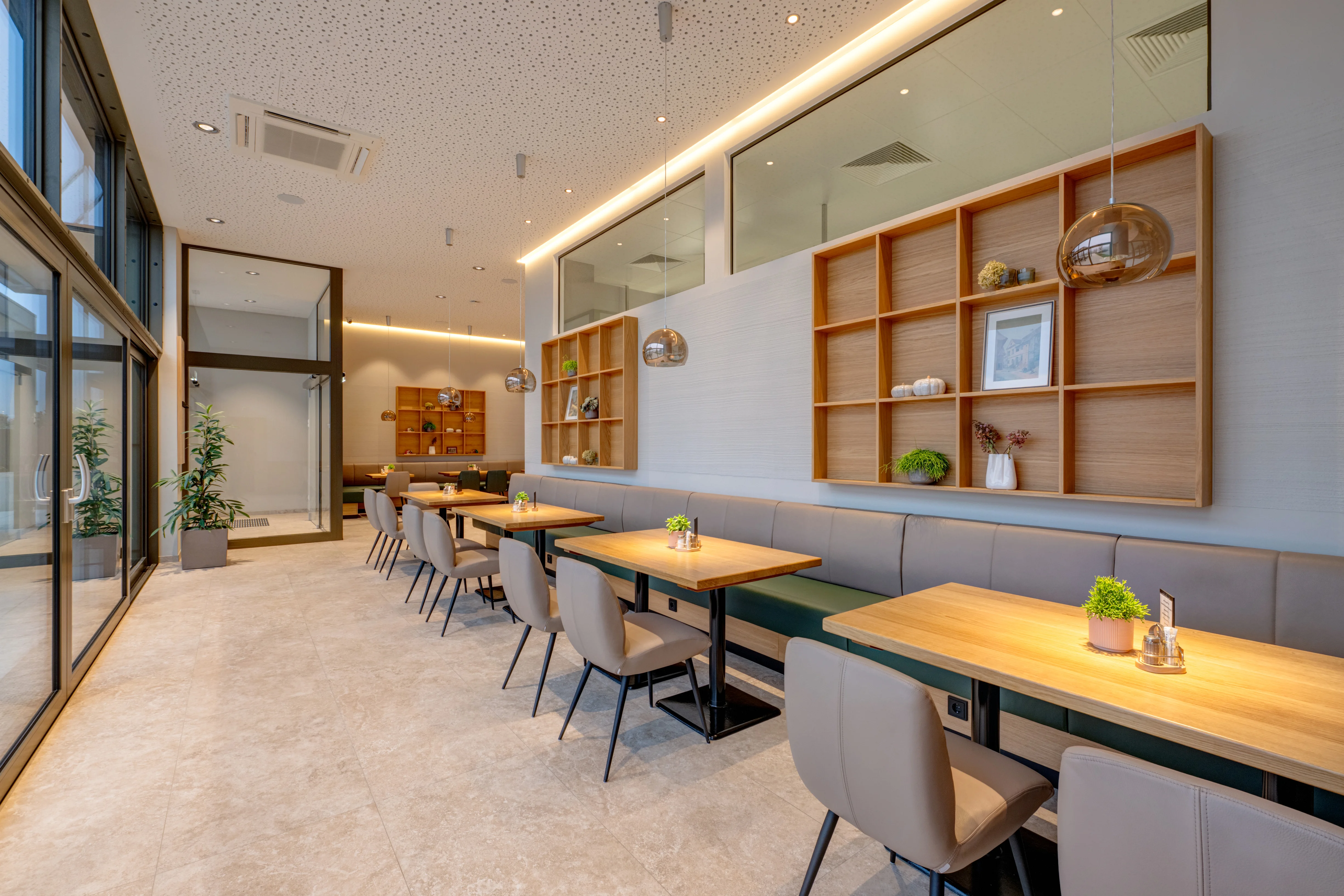 Geschäftslokal innen – Gesamtansicht